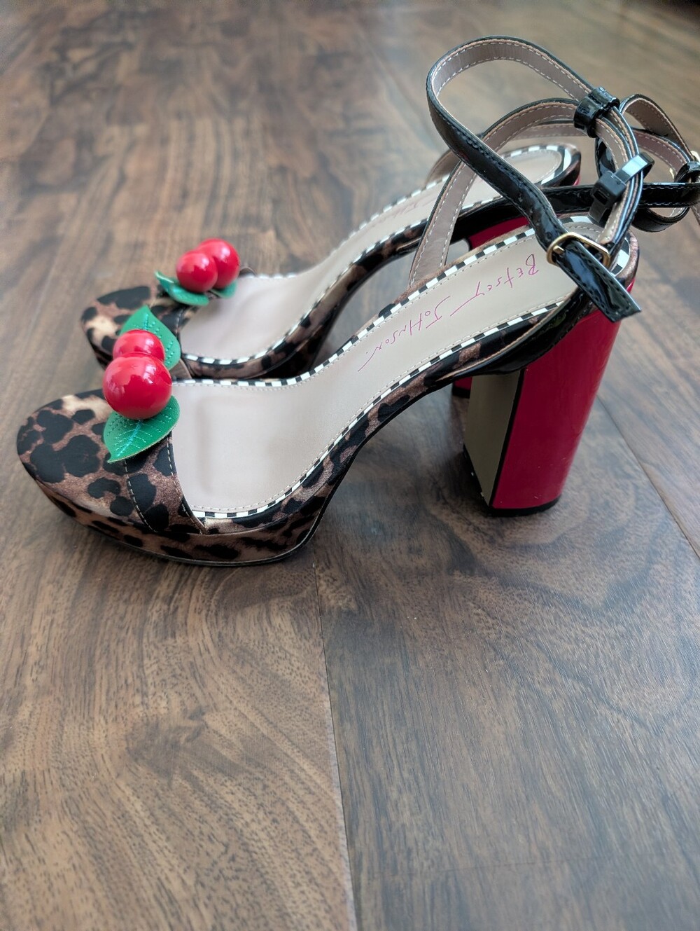 Betsey Johnson 9 Leopard Cherry Block Heel Sandals in Red and Brown Chunky